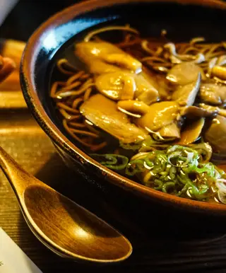 Lerne selbst Udon–Nudeln zu machen in Kyoto
